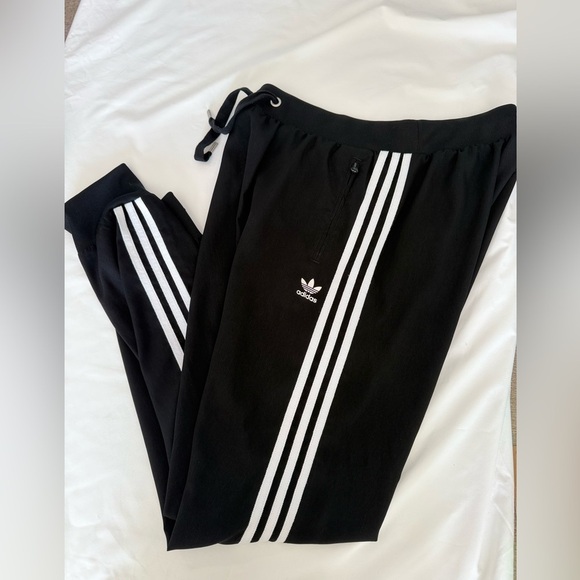 ADIDAS WOMEN DROP CROTCH JOGGER/TRACK PANTS (BLACK) Size Medium - Picture 1 of 13
